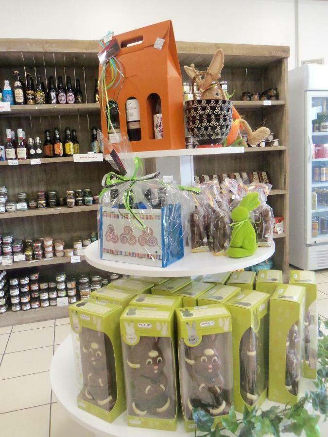 Do Mi Si La Do Re Gite Partage Saint-Carreuc Eksteriør bilde